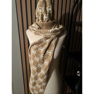 Michael Kors tan/brown hat and scarf winter stylish attire